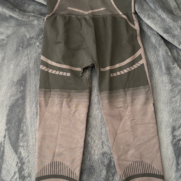 Gymshark Geo Seamless Cropped Leggings - S - Picture 2 of 2